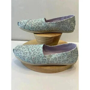 Toms Loafers Alpargata Misty Blue Giraffe Leopard Hybrid Casual Wrap Toe 10 EUC